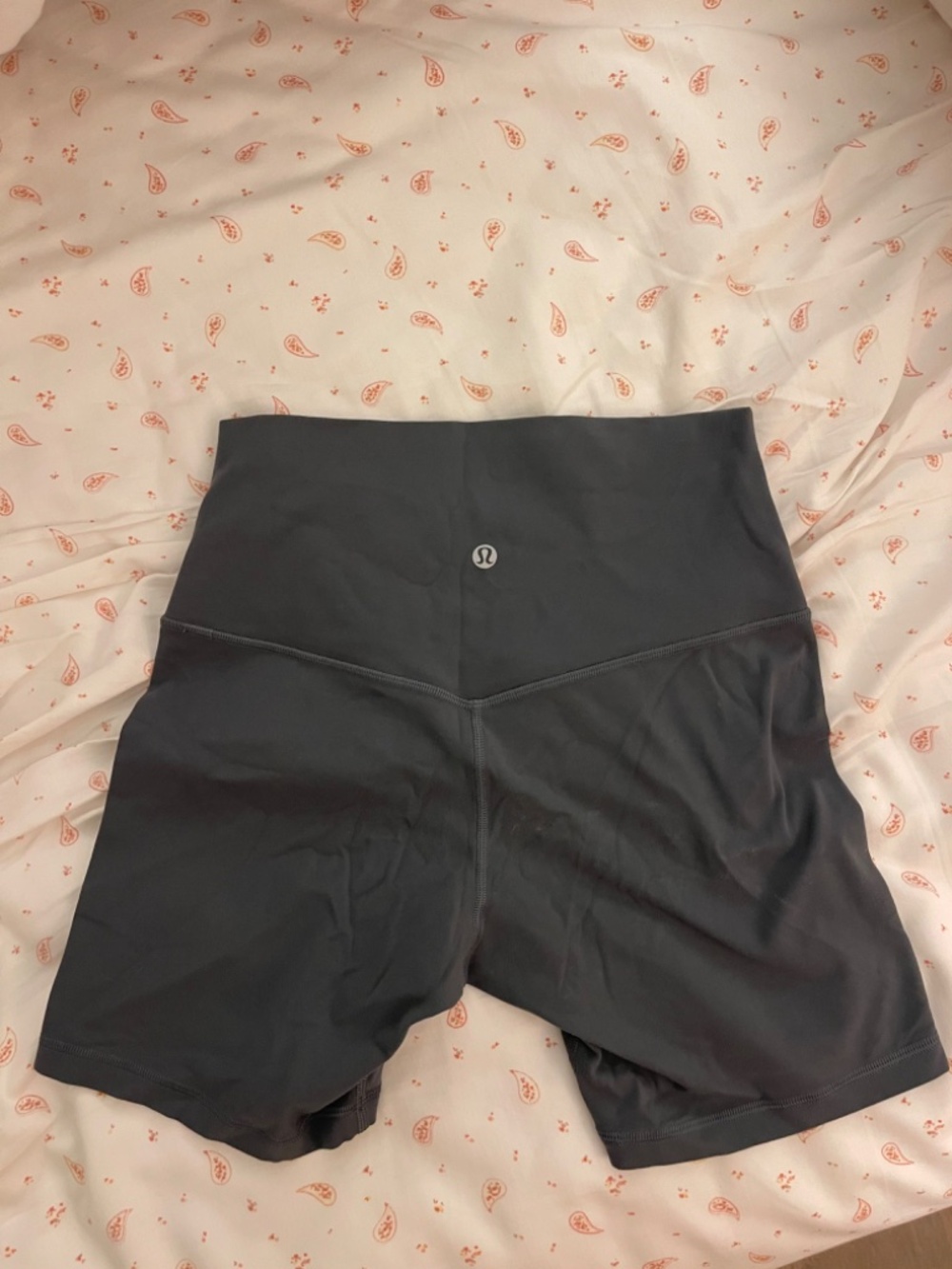 Lululemon Align Shorts 5 inches - Size 6 - Picture 2 of 2